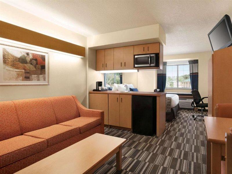 Microtel Inn & Suites By Wyndham Culpeper Bagian luar foto