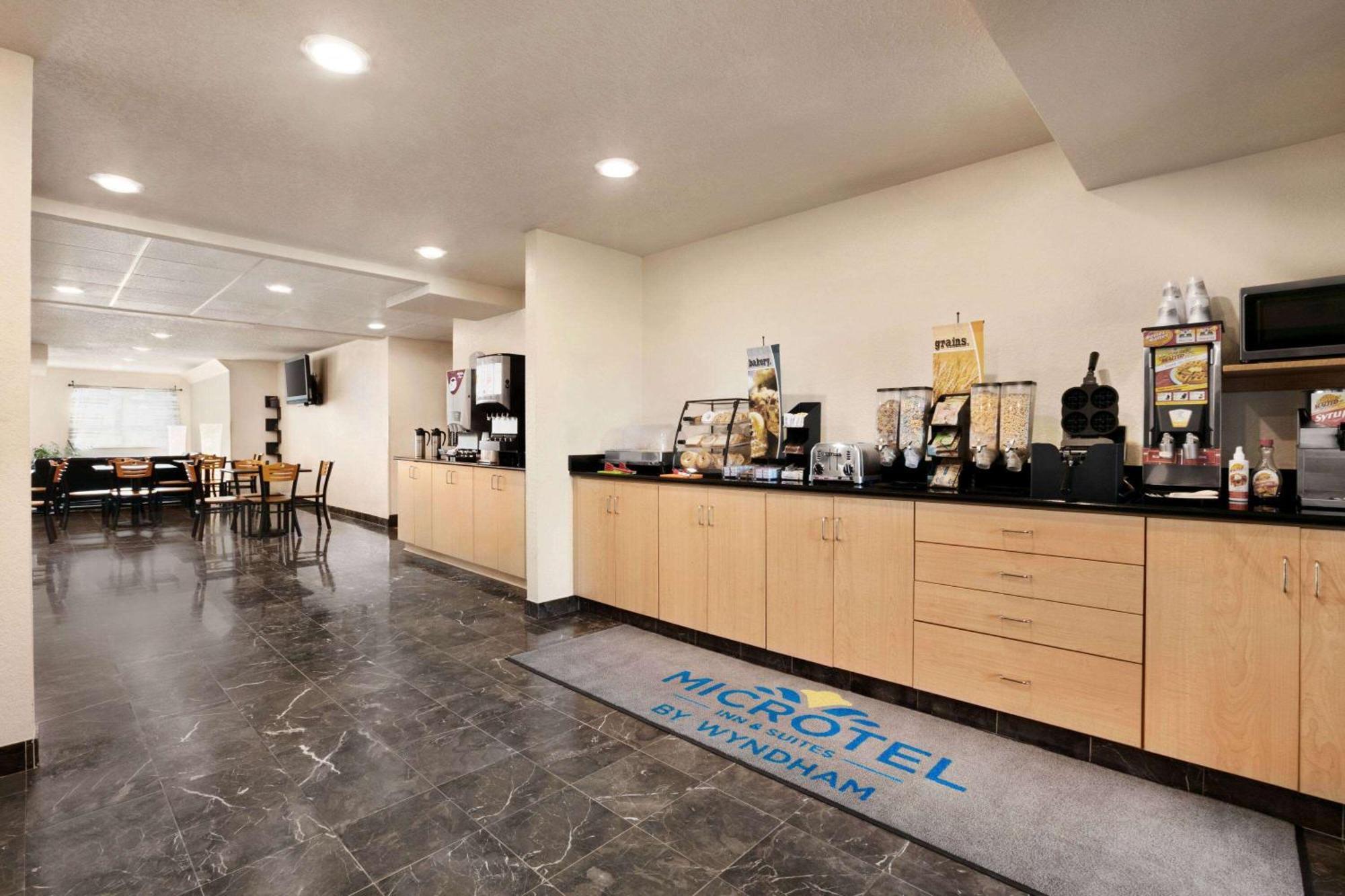 Microtel Inn & Suites By Wyndham Culpeper Bagian luar foto