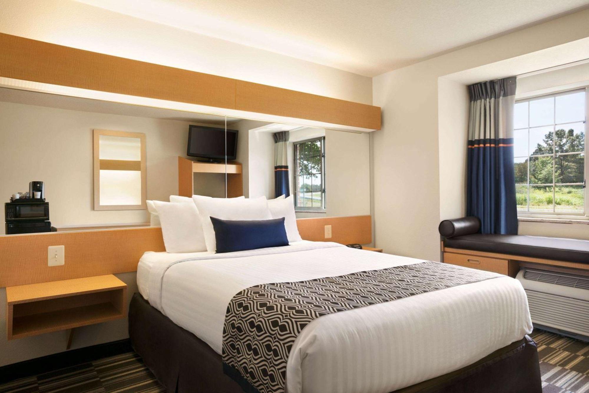 Microtel Inn & Suites By Wyndham Culpeper Bagian luar foto