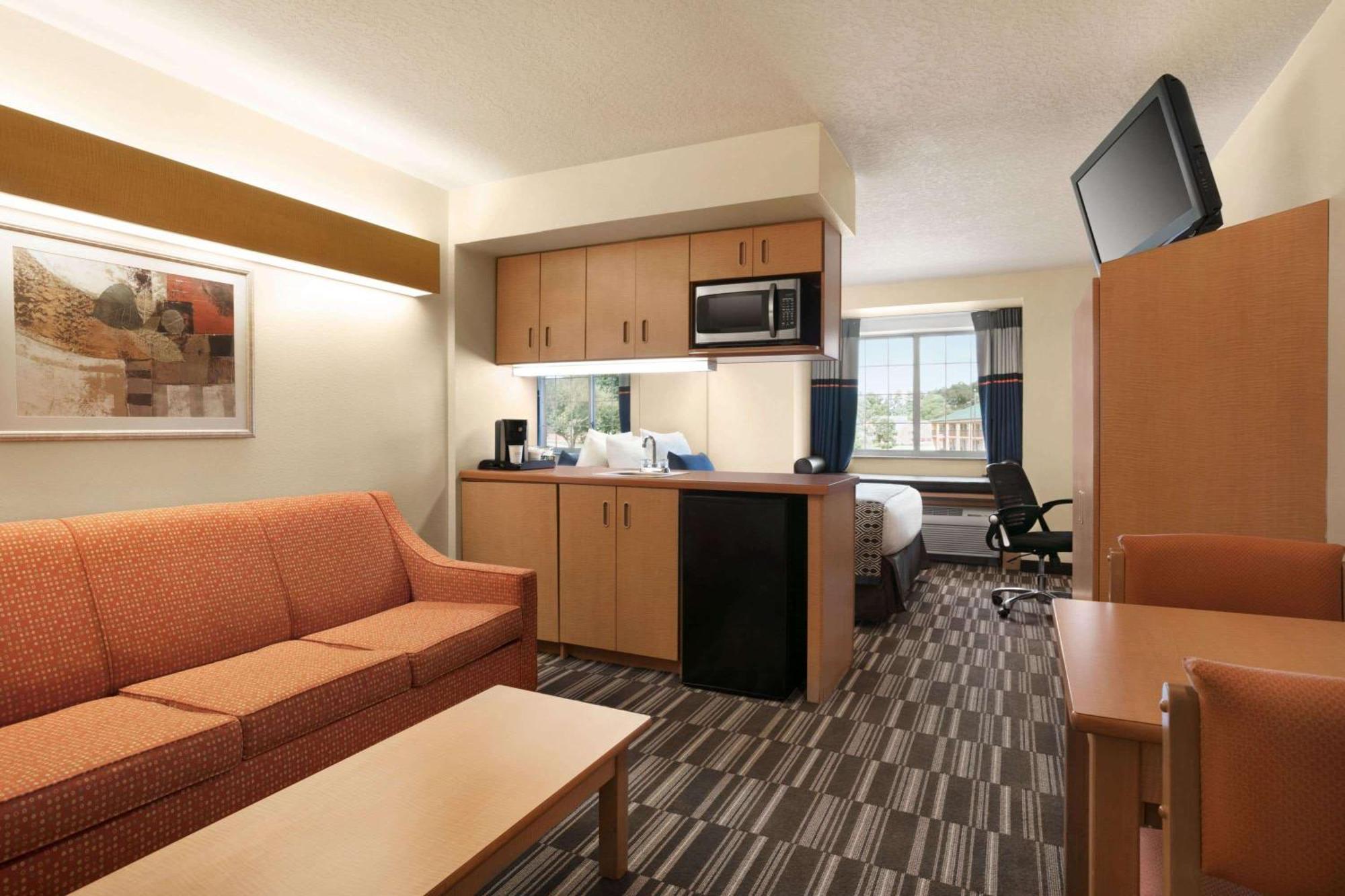 Microtel Inn & Suites By Wyndham Culpeper Bagian luar foto