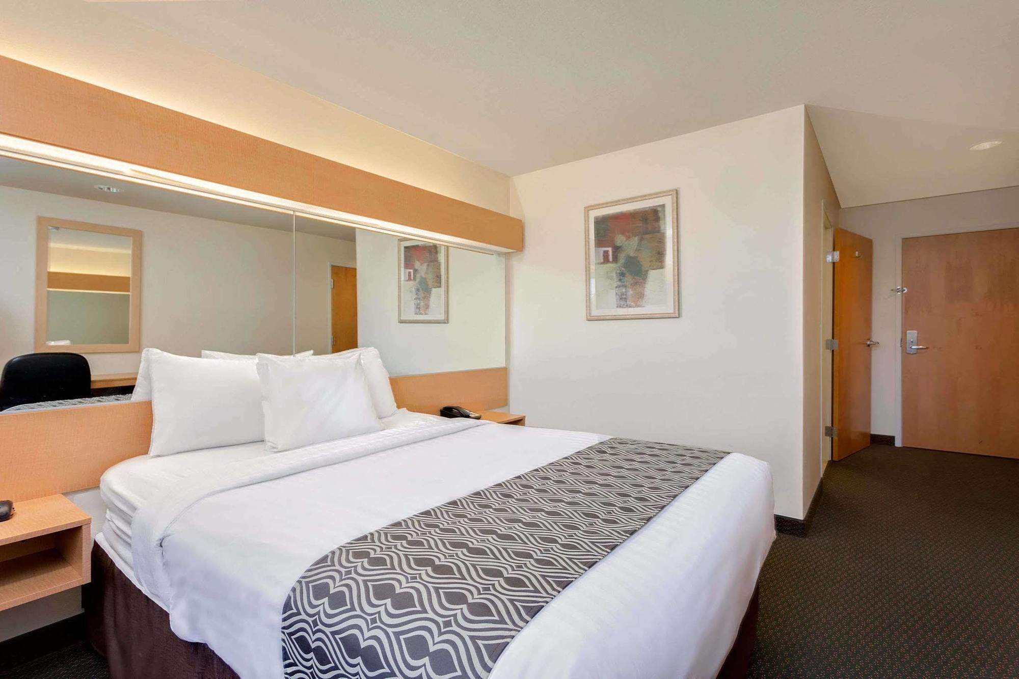 Microtel Inn & Suites By Wyndham Culpeper Bagian luar foto